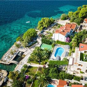 5 bedroom beachfront villa with pool on Ciova Island, Trogir, sleeps 12